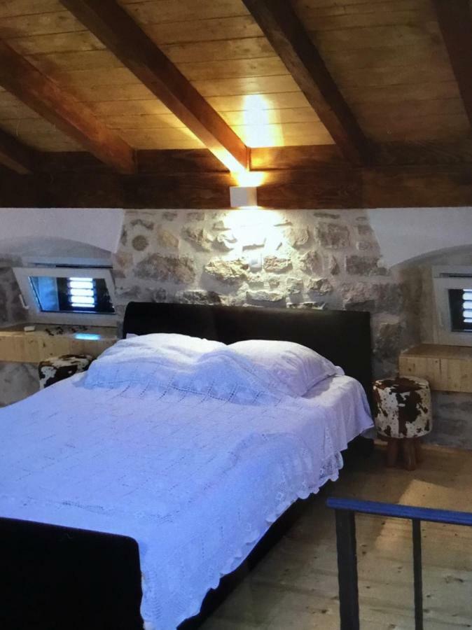 Stein Haus Vila Pirovac Exterior foto